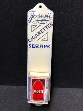 Josetti Cigarettes Serape - Türschild mit integrierter Zündholzvorrichtung (???)