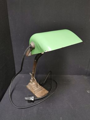 Banker Lampe mit emaillierten Schirm (Um 1920) 