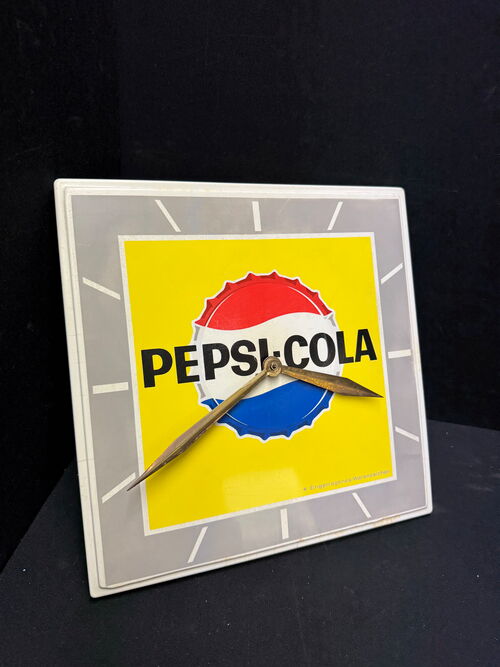Pepsi Cola Kunststoffuhr (1960er Jahre)
