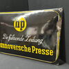 Hannoversche Presse (Gewölbtes Emailleschild - 1930/1950)