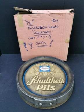 Schultheis Pils  / Kunststoffschild (wohl) von Boos & Hahn (50er/60er Jahre)