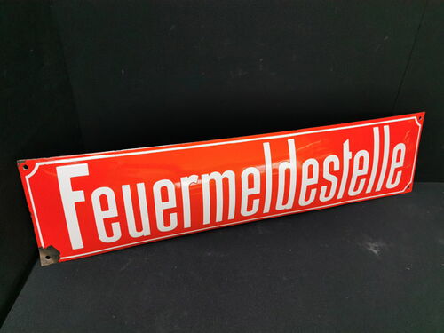 Feuermeldestelle - Stark gewölbtes Hinweisschild (Um 1950)