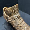 Adidas Werbeschuh aus Metallguss auf Marmorfuss