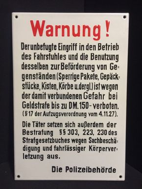 Warnung ! Fahrstuhlschild der Polizeibehörde vor 1930 Emailschild 27 x 40 cm 