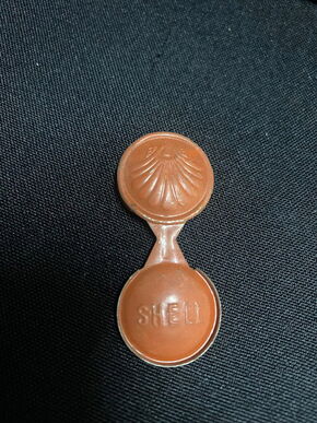 5x Shell Plomben Ölflaschenverschlüsse um 1930 Konvolut in bronzefarben patiniert