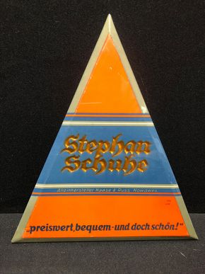 Stephan Schuhe - Blechschild mit Semi-Glas-Überzug (Um 1925). Prismenschriftartig. (A21)