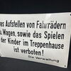 Aufstellen von Fahrrädern… - Hinweisschild der 50er Jahre