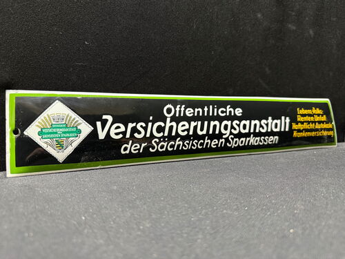 Öffentliche Versicherungsanstalt der Sächeischen Sparkassen (Gewölbter Emaillestreifen der 1920er Jahre)