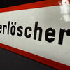 Feuerlöscher Hinweisschild (Gewölbt. Um 1950)