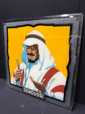 Senoussi Glaswerbeschild mit dekorativen Araber (50er Jahre)