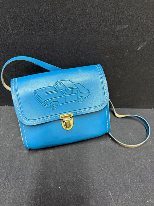 Kindergartenledertasche mit geprägten PkW (Um 1970)