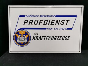 Kraftfahrzeuge Prüfdienst / Abgekantetes Emailleschild um 1955