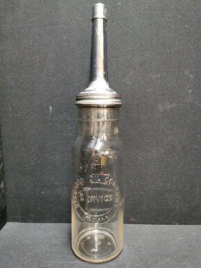 Standard Oil Company - Original Ölflasche mit Ausgießer, Deckelchen und seltenem Zahlenaufdruck - Hier die Ziffer 30