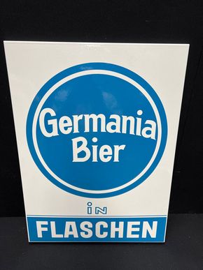 Germania Bier in Flaschen (Emailleschild aus dem Archiv von Boos & Hahn)