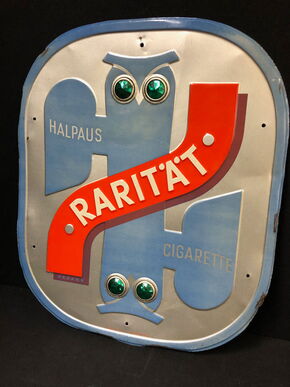Halpaus Cigarette RARITÄT - Blechschild mit vier eingesetzten „Glasaugen“ (Um 1920)