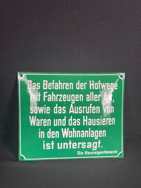 Hausieren in den Wohnanlagen - Ausrufen von Waren Emailschild 39 x 33 cm um 1920