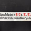 Sprechstunde Hinweisschilder 3er Set (Um 1950)