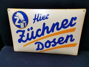 Züchner Dosen - Hier! - Gewölbtes Emailschild mit spektakuläre Rückseite (Um 1925)