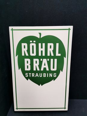 Röhrl Bräu Straubing - Stark abgekantetes Emailleschild mit integrierten Beschriftungsfeld (60er Jahre)