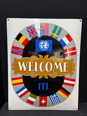 Welcome (Gewölbtes Emailleschild um 1960)