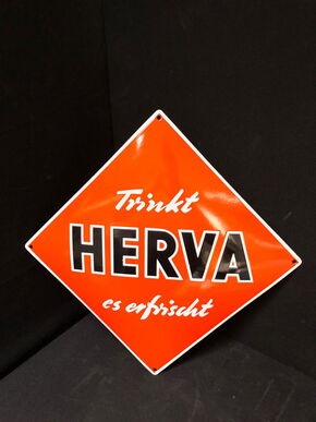 Herva - Trinkt; es erfrischt! (gewölbt) - Emailschild im Traumzustand (50er Jahre)