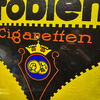 Problem Cigaretten Emailschild Reissverschluss - Dresden - 60 x 60 cm - D um 1920