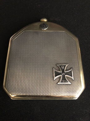 Daimler Benz Zigaretten Etui in Form eines Kühlergrills (Silber / Vergoldet)