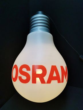 Osram Werbeleuchte (groß) in Form einer Glühbirne.