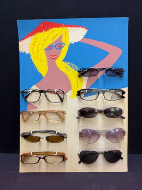 Brillenpappverkaufsdisplay mit Originalbestückung (Wohl späte 60er Jahre)