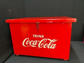 Coca Cola Holztruhe mit Kühlfachauskleidung (Späte 50er / Frühe 60er Jahre)