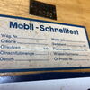 Mobil Oel Holz-Hängeschrank mit kleiner Laboreinrichting (Um 1950) RARITÄT