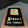 Nybro’s  - Da’s Toebak / Nybros Tabak Glaswerbeschild im Originalrahmen