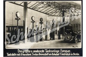 Tankstellenabbildung auf Postkarte