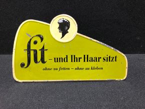 Schwarzkopf - Fit und Ihr Haar sitzt - (Blechaufsteller) 50er Jahre (A174)