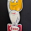 Esso Emailleschild (neuzeitlich) - Darstellung des Öltropfenmännchens (leicht gewölbt)