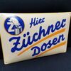 Züchner Dosen - Hier! - Gewölbtes Emailschild mit spektakuläre Rückseite (Um 1925)