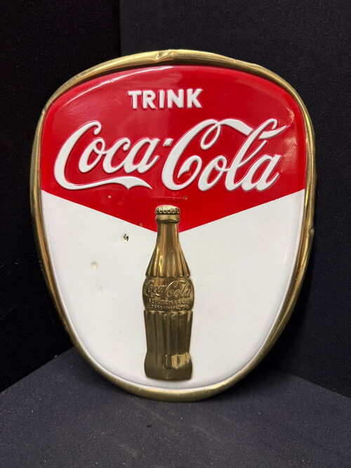 Coca Cola Blechschild mit Kunststoffüberzug (Um 1965)