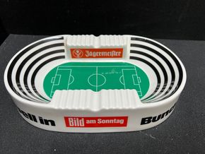 Jägermeister und Bild am Sonntag Porzellanaschenbecher 