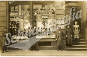 Postkarte mit altem Heider Schuhwarenhaus von Wilhelm Denss