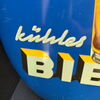 Bier - Kũhles Bier (ovales Blechschild um 1950)