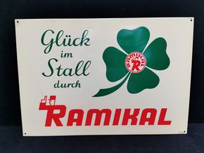 Ramikal - Glück im Stall durch Ramikal (Abgekantetes Blechschild um 1955)