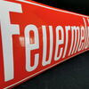 Feuermeldestelle - Stark gewölbtes Hinweisschild (Um 1950)