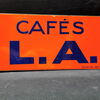 Cafés L.A. - Zweiseitig emaillierter Ausleger (Um 1950)