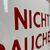 Feuergefahr - Nicht rauchen - Kein offenes Licht (Gewölbtes Emailleschild um 1950)