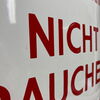 Feuergefahr - Nicht rauchen - Kein offenes Licht (Gewölbtes Emailleschild um 1950)