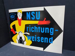 NSU richtungsweisend - 2er-Set herrlicher Werbepappen im Comicstil (Um 1955)