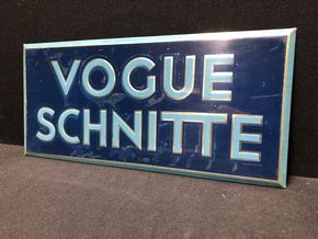 Vogue Schnitte Blechschild (50er Jahre) A105