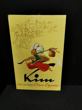 Kim - „Die muntere Orient-Cigarette“ / Werbepappaufsteller mit herrlichem Comicmotiv (Um 1950) 