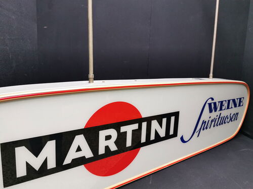 Martini Tresenleuchte im stattlichen Format von ca. 38 x 145 cm.