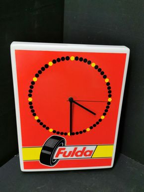 Fulda Reifen Werbeuhr mit Batteriebetrieb (Um 1970)